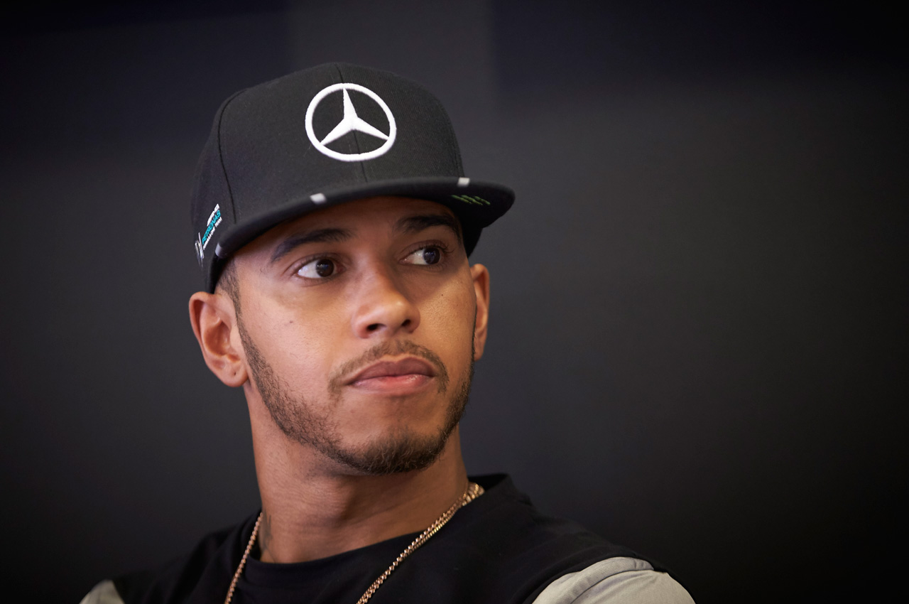 記念品　ルイスハミルトン 楽天市場】ルイス・ハミルトン 2022年 メルセデス AMG F1 非売品 直筆