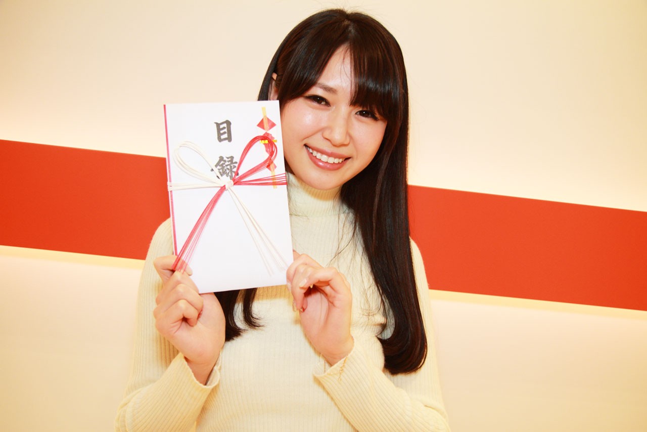 PONOS日本レースクイーン大賞2015グランプリを獲得した荒井つかささん。 