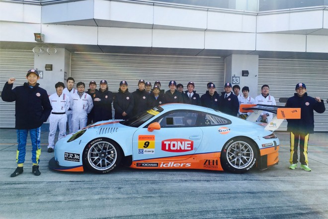 4日、富士スピードウェイでシェイクダウンを行ったGULF NAC PORSCHE911
