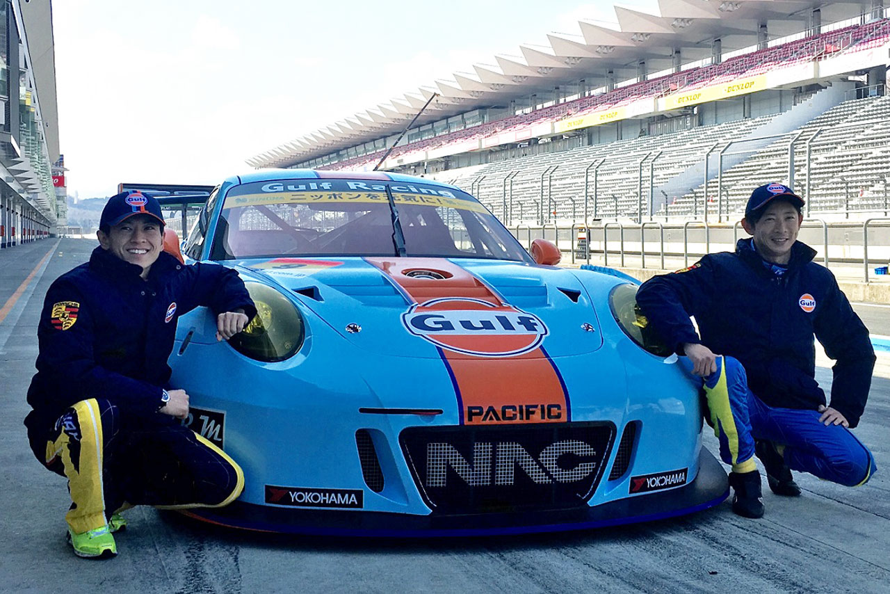 4日、富士スピードウェイでシェイクダウンを行ったGULF NAC PORSCHE911