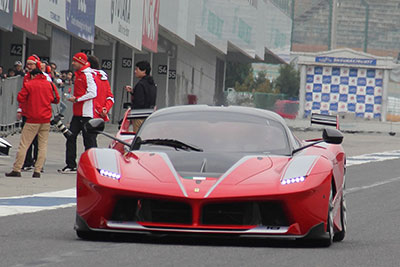 5日、鈴鹿サーキットを走行したフェラーリFXX K