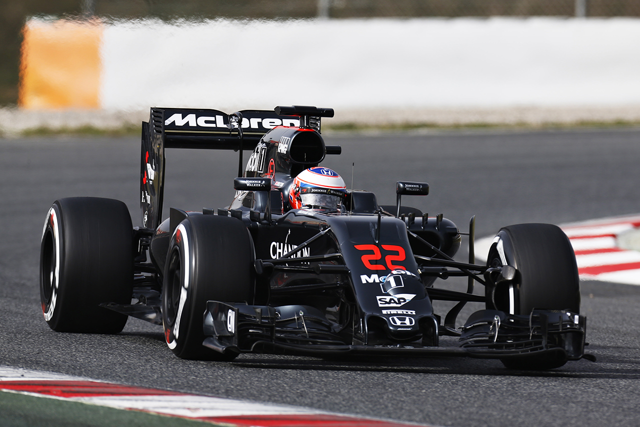 合同テスト開幕、マクラーレンは徐々に走行重ねる