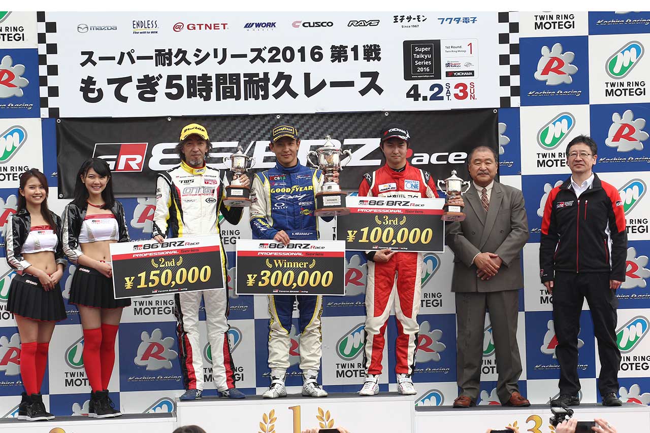 参戦2年目でシリーズ初優勝を飾った平中克幸（GY RACING 86）