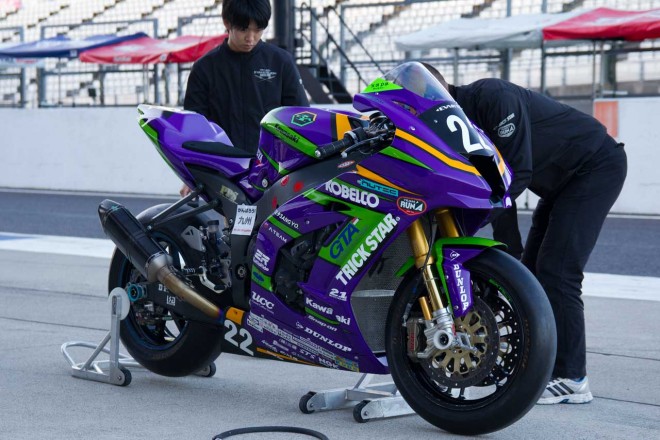 今週末のスーパーフォーミュラ第1戦鈴鹿は全日本ロードレース選手権との併催。こちらはTRICK STAR RacingのエヴァRT初号機TRICK STAR