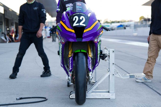 今週末のスーパーフォーミュラ第1戦鈴鹿は全日本ロードレース選手権との併催。こちらはTRICK STAR RacingのエヴァRT初号機TRICK STAR