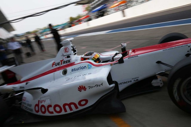 2016年スーパーフォーミュラ第1戦鈴鹿 予選日　ストフェル・バンドーン（DOCOMO TEAM DANDELION RACING）