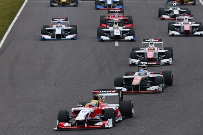 2016年スーパーフォーミュラ第1戦鈴鹿　決勝レーススタート
