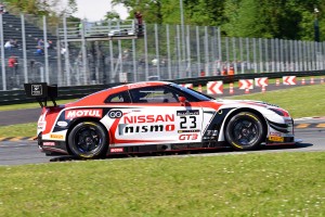 ブランパンGTシリーズで戦う高星明誠とニッサンGT-RニスモGT3