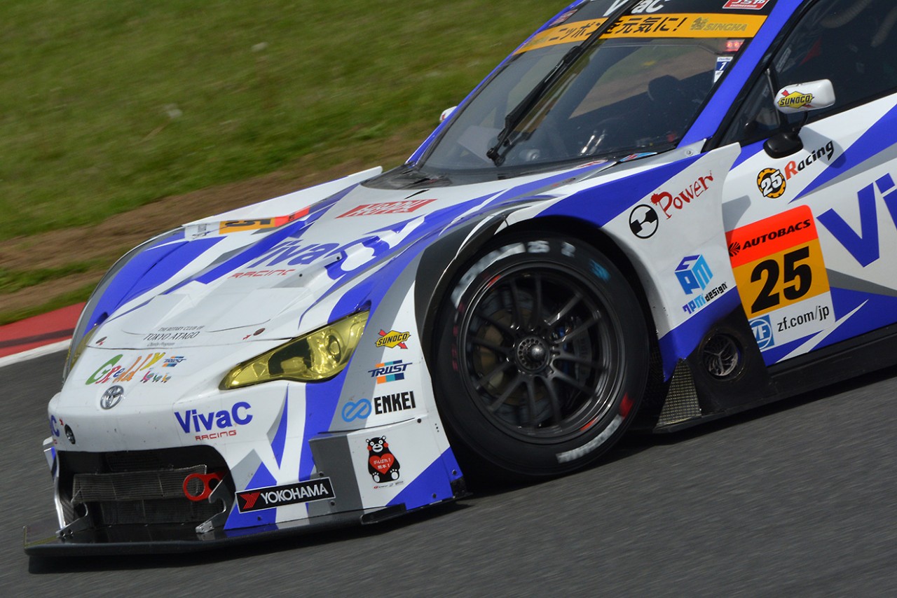 スーパーgt第2戦富士参加車のサイドには 熊本地震復興支援のくまモンステッカーが貼られている スーパーgt第2戦富士 結果 レポートまとめの画像 写真 5 Autosport Web