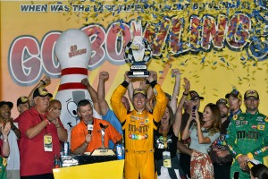 NASCAR第11戦カンザス/勝利を喜ぶカイル・ブッシュ