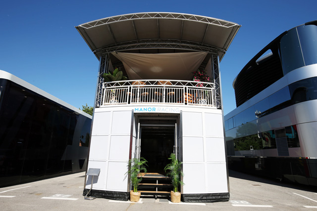 マノー Racing モーターホーム