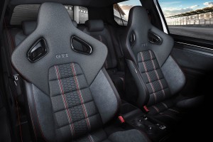 Golf GTI Clubsport Track Edition専用レカロスポーツシート