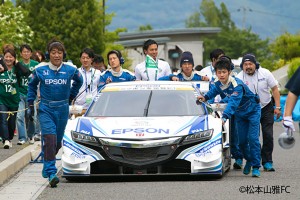 アルウィンに運び込まれるEpson NSX CONCEPT-GT