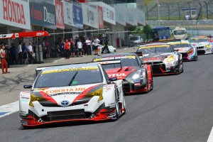 30号車TOYOTA PRIUS apr GT