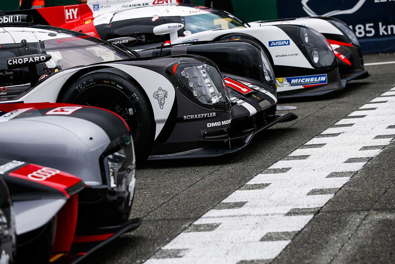 2016年のル・マン24時間耐久レースに参戦するポルシェ919ハイブリッド