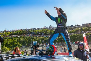 世界ラリークロス第5戦ノルウェイ／勝利を喜ぶアンドレアス・バッケルド