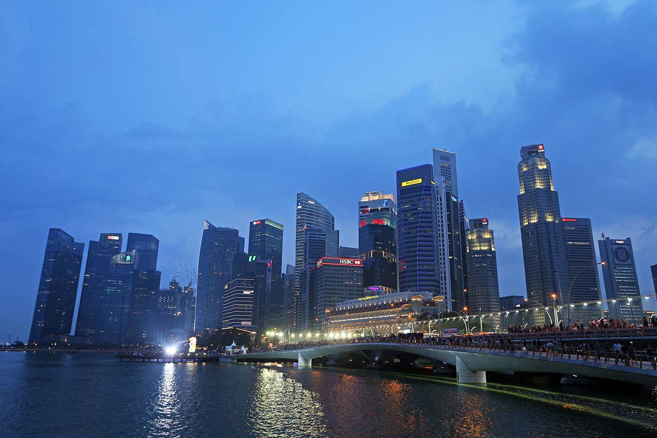 アジア唯一のF1ナイトレースが行われるシンガポールGP。このツアーでは、幻想的な夜景とF1を満喫できること間違いなし。