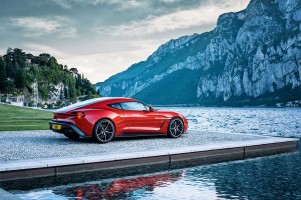 アストンマーチン　Vanquish Zagatoのリアビュー