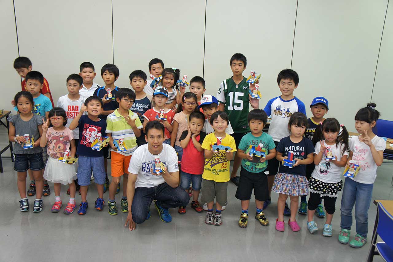 小暮卓史が『スペシャル科学工作』に参加。多くの子どもたちと触れ合った