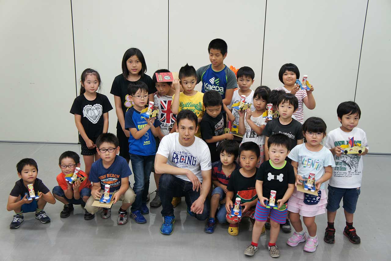 小暮卓史が『スペシャル科学工作』に参加。多くの子どもたちと触れ合った