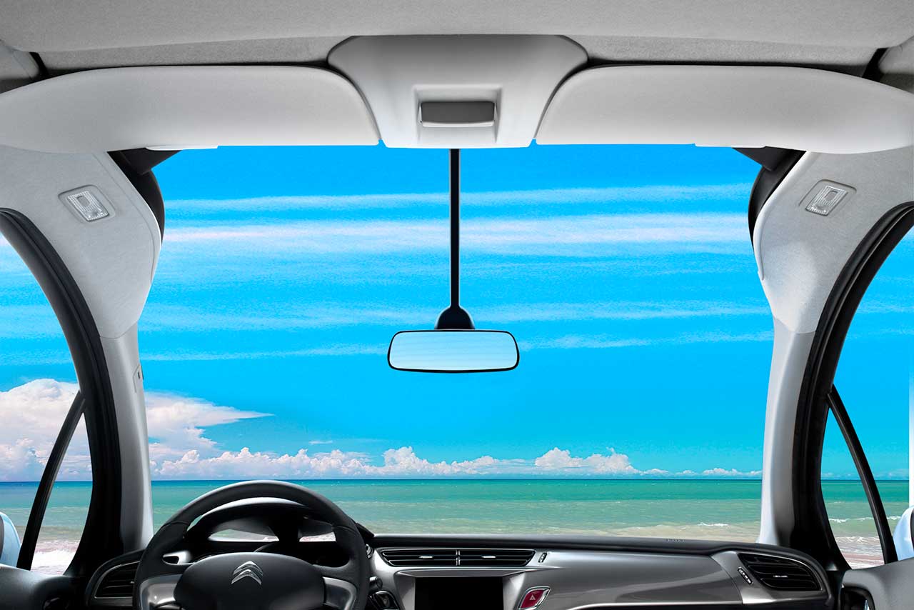 『C3』の特徴である頭上まで広がる広大なゼニスフロントウインドウ