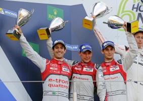 2位を獲得した8号車アウディのクルー