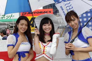 DIJON Racing GT-Rレースクイーンのねねか隊長とエンドレスレディ