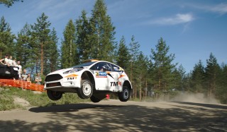 新井／マクニール組はペースノート作成が上手くいかずリタイヤ