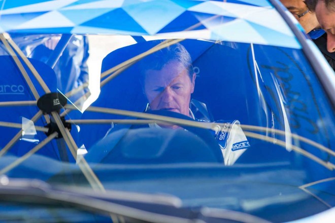 暫定仕様の17年型フィエスタWRカーはMスポーツ代表のマルコム・ウィルソンによってシェイクダウンされた