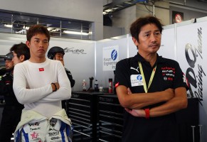 前回SUGOに続き、ダークホース的な存在の ADVAN GT-R。近藤監督と佐々木がまた魅せるか。