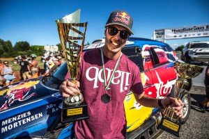 2位に入ったカーNo.1のブライス・メンジーズ