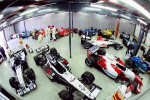 給油を禁じるため、予選後のマシンはパルクフェルメに保管されていた