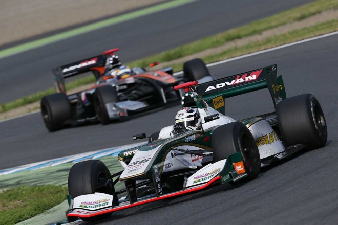 アンドレ・ロッテラー（VANTELIN TEAM TOM'S）と石浦宏明（P.MU／CERUMO・INGING）