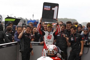 Moto2クラス初優勝を飾った中上貴晶
