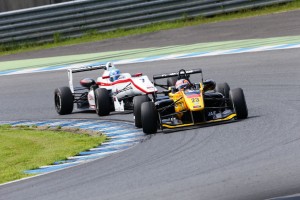 高星明誠（B-MAX NDDP F3）、阪口晴南（HFDP RACING F312）