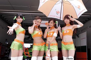 ODYSSEY SLSのレースクイーンたち