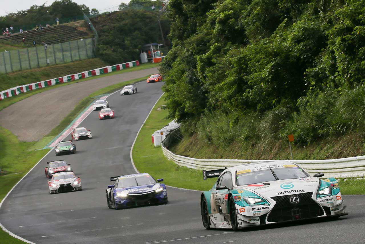 2015年のスーパーGT第5戦鈴鹿1000kmの様子