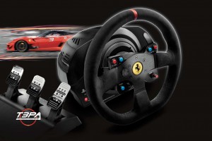 フェラーリ599XX EVOのステアリングを忠実に再現した『T300 Ferrari Integral Racing Wheel Alcantara Edition for PlayStation4/PlayStation3』