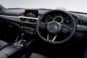 マツダ・アテンザの内装