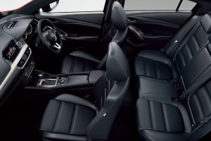 マツダ・アテンザの内装