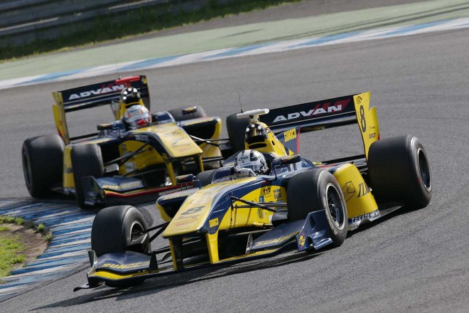 全日本スーパーフォーミュラ選手権に参戦するSUNOCO Team LeMansの小林可夢偉とナレイン・カーティケヤン