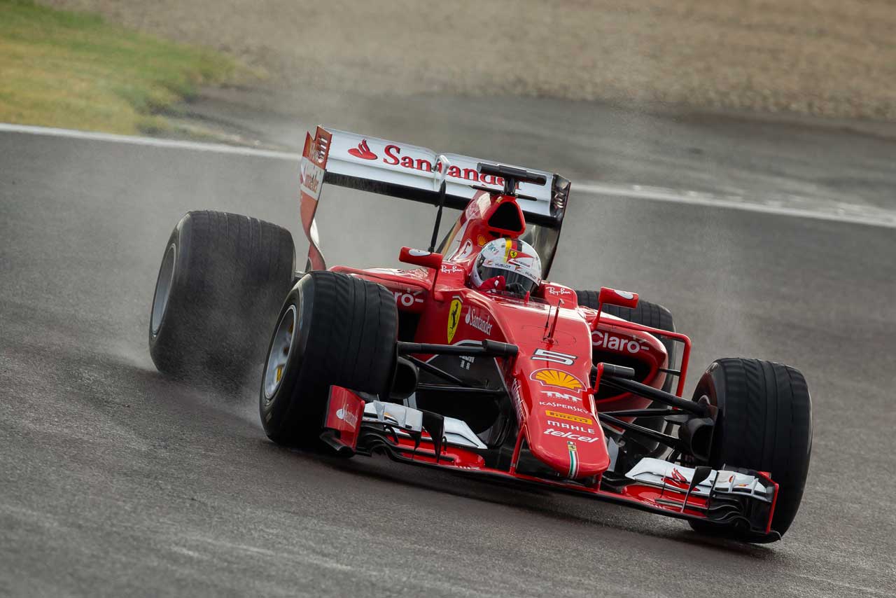 ワイドタイヤの改善を語るベッテル