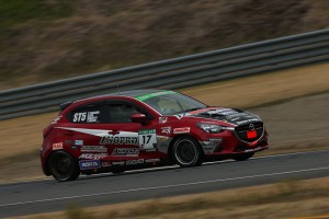 スーパー耐久シリーズ／17号車DXLアラゴスタNOPROデミオSKY-D