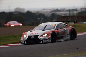 2位フィニッシュを果たしたau TOM'S RC F 36号車