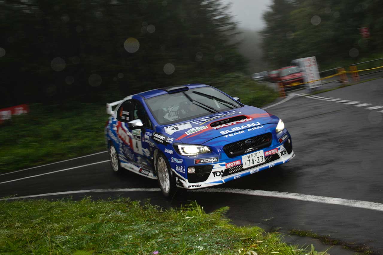 新井敏弘／田中直哉（スバルWRX STI）