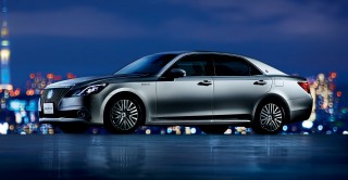 特別仕様車 マジェスタ“Fバージョン・J-FRONTIER”（プレシャスシルバー）＜オプション装着車＞