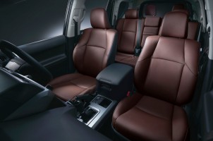 ランドクルーザープラド 特別仕様車 ZX“G-FRONTIER”（2.8Lディーゼル）（内装色 ： ブラック）