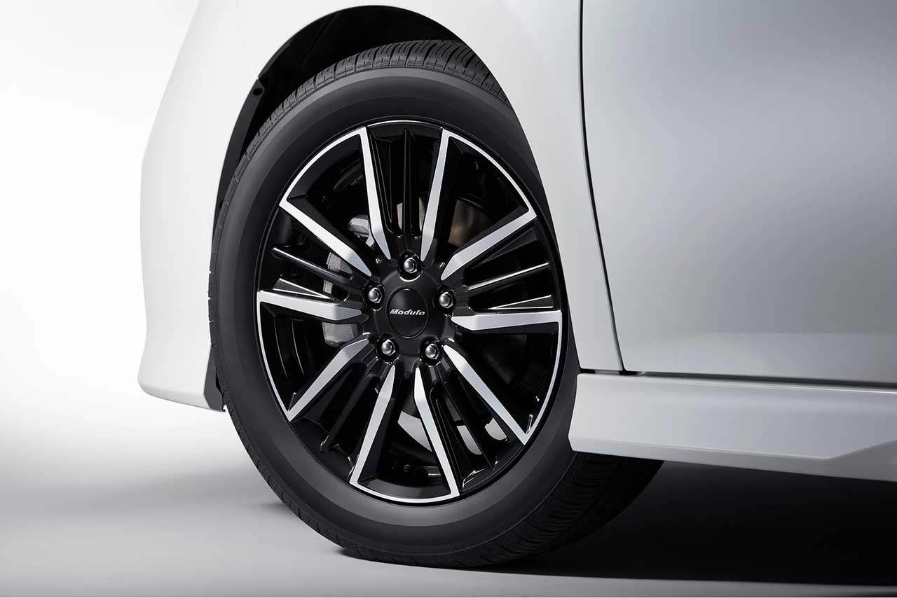 10月下旬発売予定のSTEP WGN Modulo X（ステップ ワゴン モデューロ エックス）