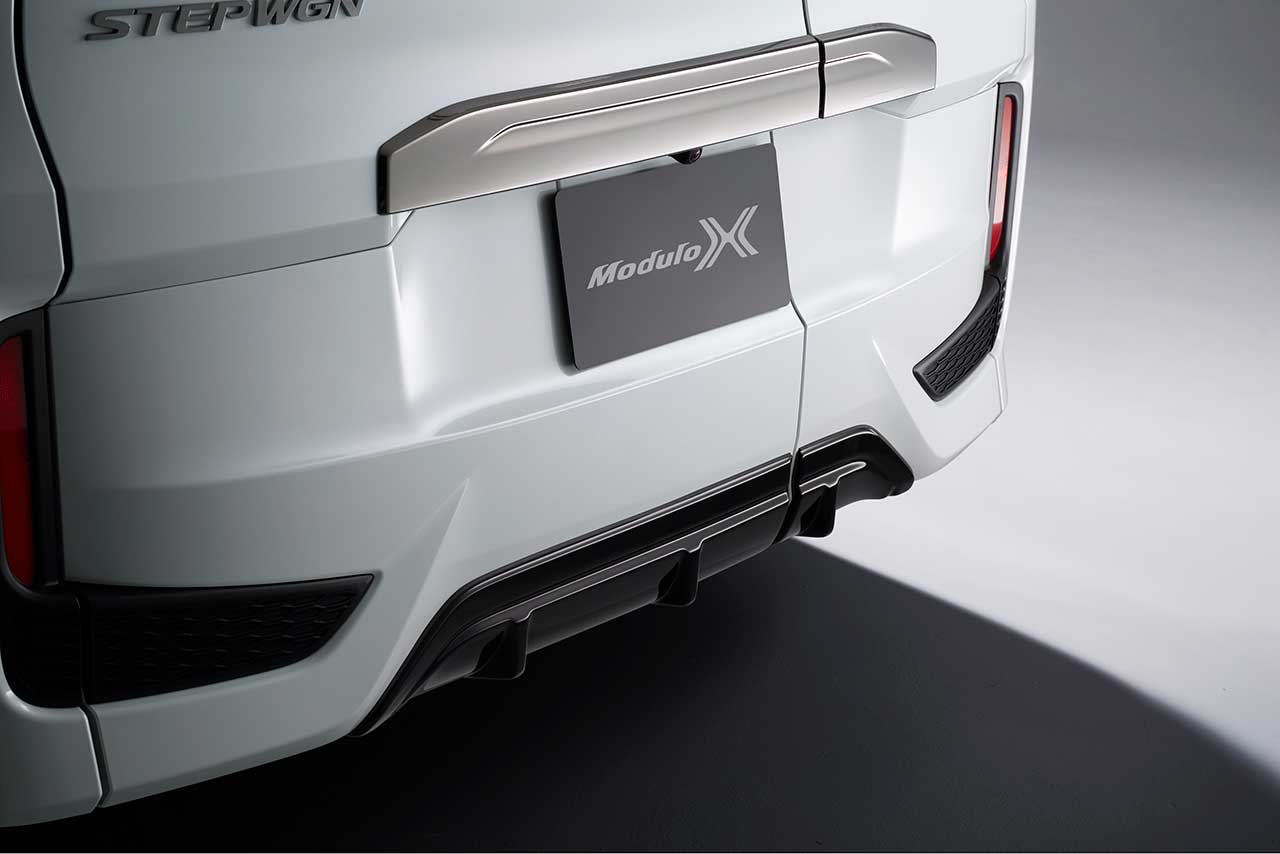 10月下旬発売予定のSTEP WGN Modulo X（ステップ ワゴン モデューロ エックス）