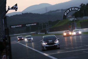 スーパー耐久第4戦富士／19号車BRP★J'S RACINGホンダカーズ三重北FIT